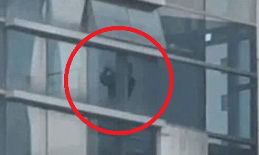 "밖에서 규탄 시위하는데 안에서 골프 스윙"… 선관위 직원 '정직 1개월' 중징계