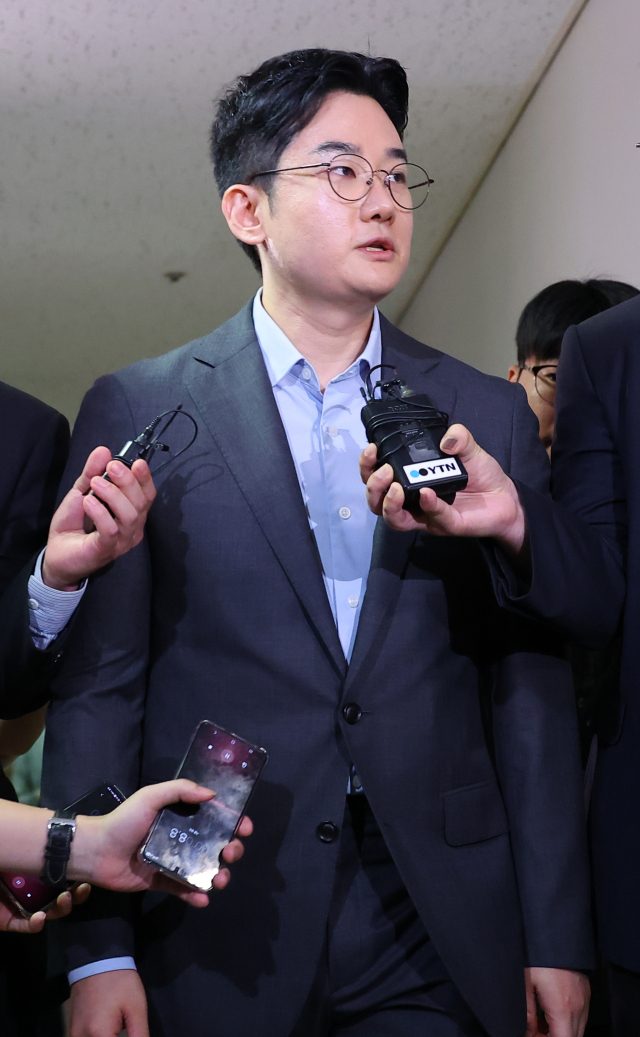 '음료 피습 자작극' 정이한 전 후보 영장심사 출석… "법정서 소상히 밝힐 것"