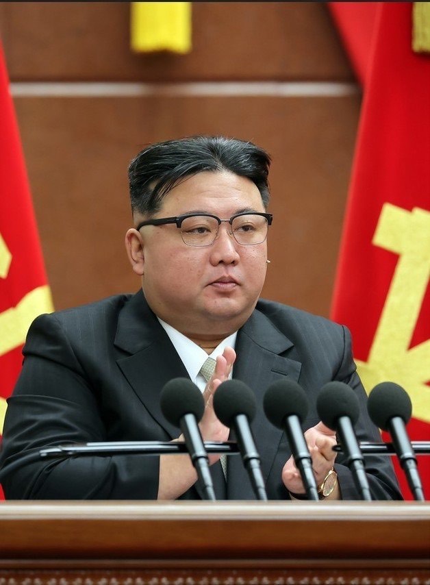 '상반기만 92회' 분주했던 김정은… 군사 행보·김주애 동행 빈도 역대 최고치