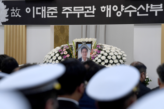 검찰, '서해 피격 은폐 의혹' 문재인 전 대통령 불기소 처분… "증거 불충분"