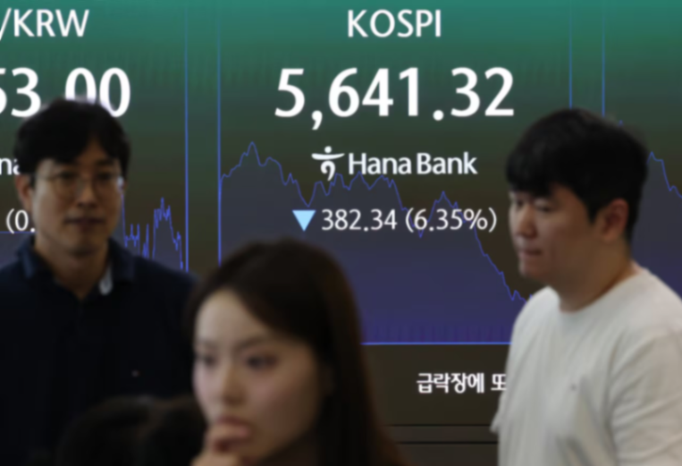 [속보] 코스피·코스닥 동반 '매도 사이드카'… SK하이닉스 호실적에도 개인 '1.8조 투매'