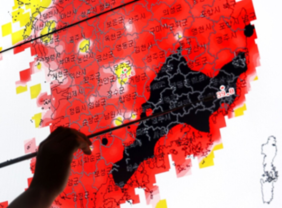 "생명 위협하는 38도"… 31일 전국 폭염·열대야 속 경남권 '극단적 더위' 비상