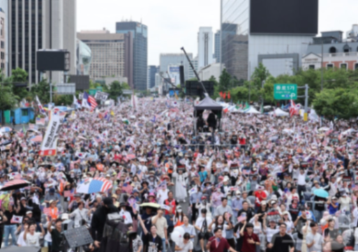 光복절(解放記念日)の都心を埋め尽くした人파…「事前投票廃止・手作業での開票導入を」大規模集会