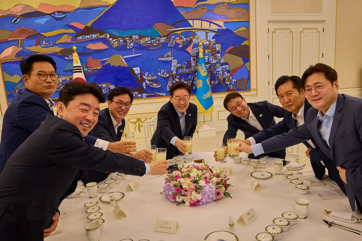 Cheong Wa Dae's 'Yukhoe Party' Amid Geoje Flood Crisis… Ruling Party, Government, and Presidential Office Unity Event Ignores Tears of Evacuees